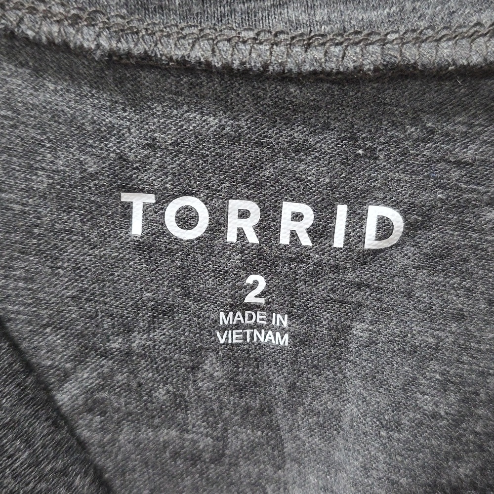 Torrid Slub V-Neck Te3 - Picture 2 of 4
